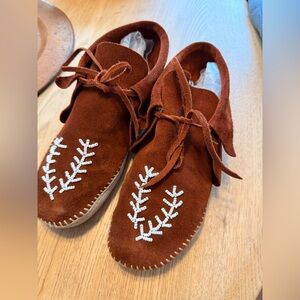Vintage Womens Beaded handmade Moccasins All Leather 9 shoes